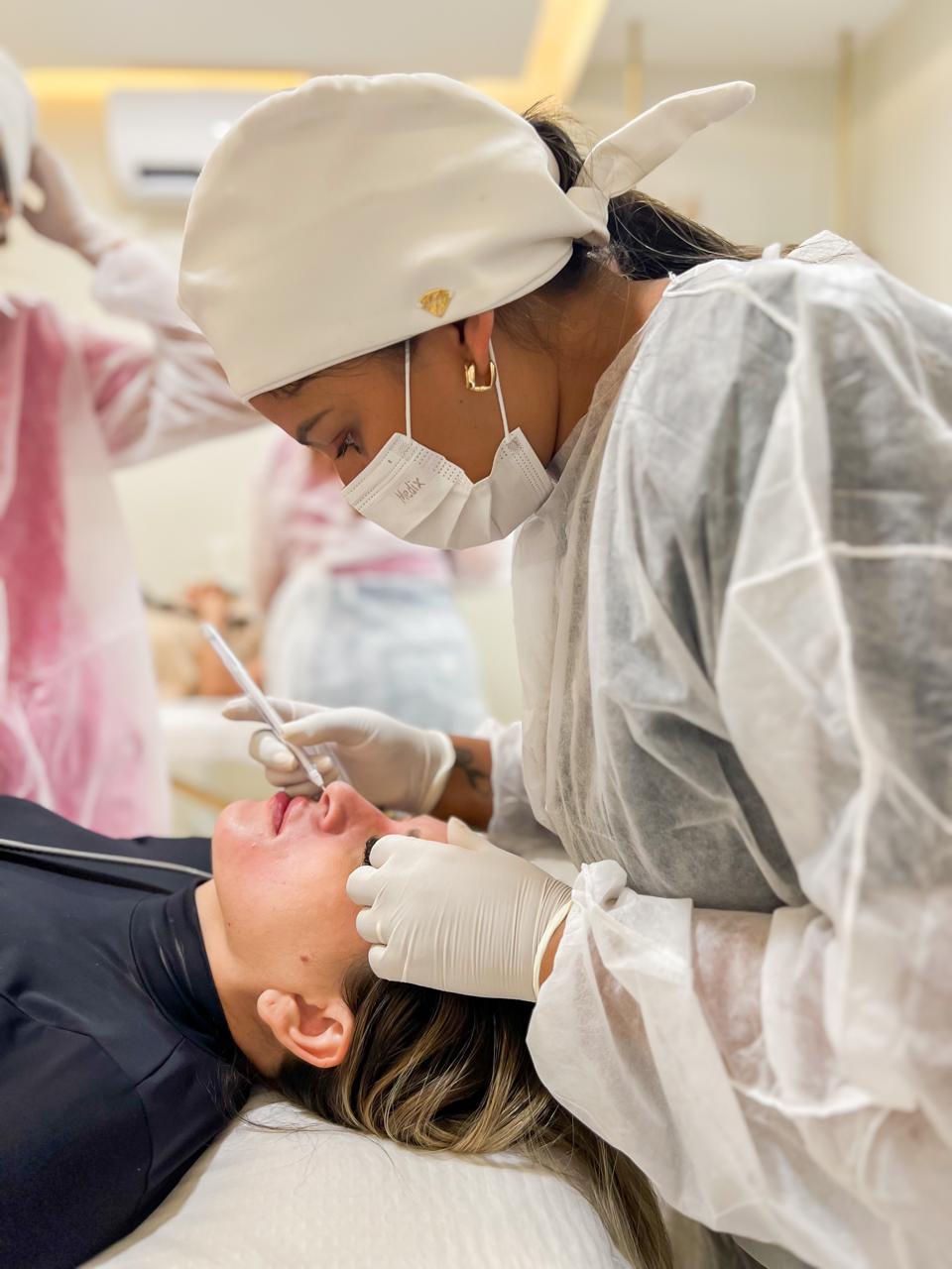 Procedimento facial - Dra. Leidiane Costa